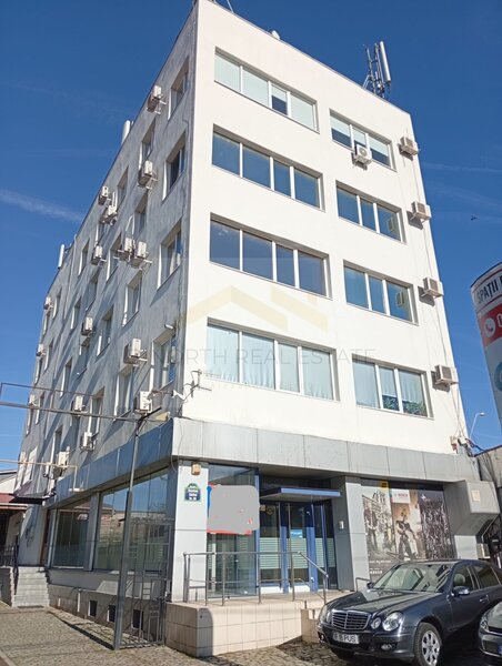 Chirie spatiu comercial parter.