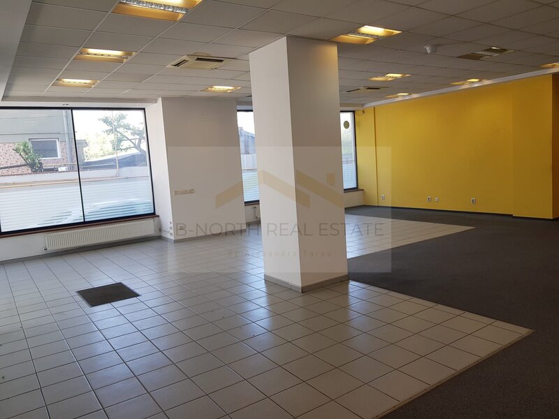 Chirie spatiu comercial parter.