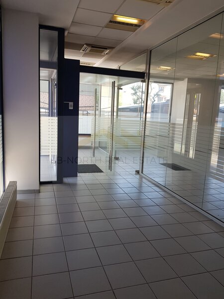 Chirie spatiu comercial parter.